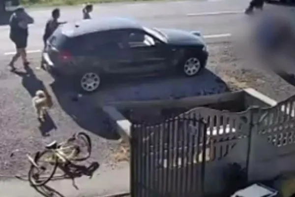 Accident cumplit, în Argeș. Biciclist mort după ce a fost spulberat de o mașină. A fost aruncat zeci de metri în aer