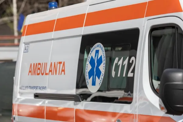 Accident înfiorător în centrul Iașului. Un copil de 3 ani a căzut de la etajul 7