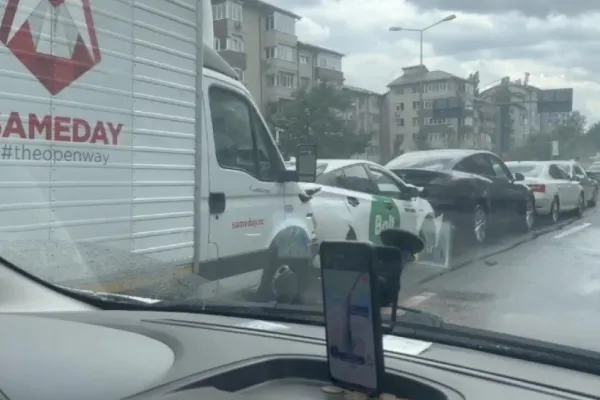 Accident rutier spectaculos în București! 7 mașini au intrat în coliziune