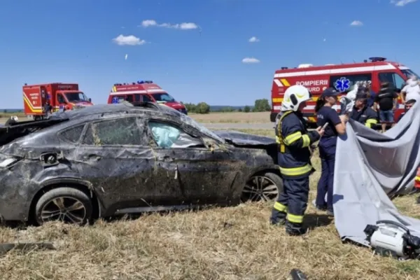 Accident în Reșița. Șase persoane au fost rănite și transportate la spital