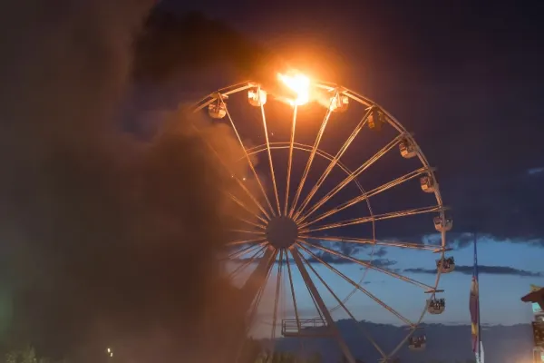 Cel puțin 25 de răniți, după ce o roată panoramică a luat foc, la un festival de muzică rock din Germania. Momente de panică VIDEO