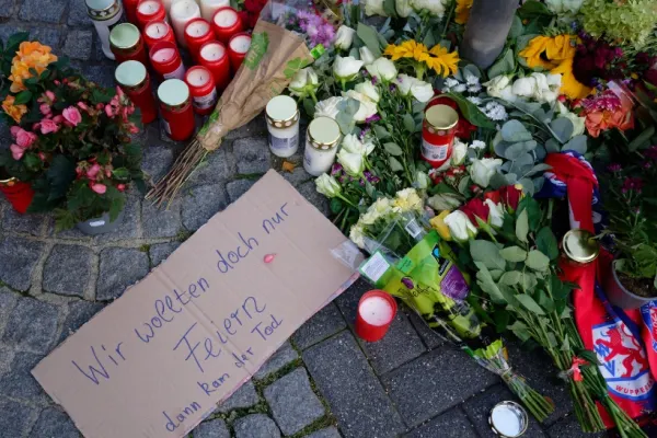 Atacul cu cuţit din Solingen, Germania. Agresiunea, revendicată de gruparea Stat Islamic. 3 persoane au murit, iar alte 8 au fost rănite