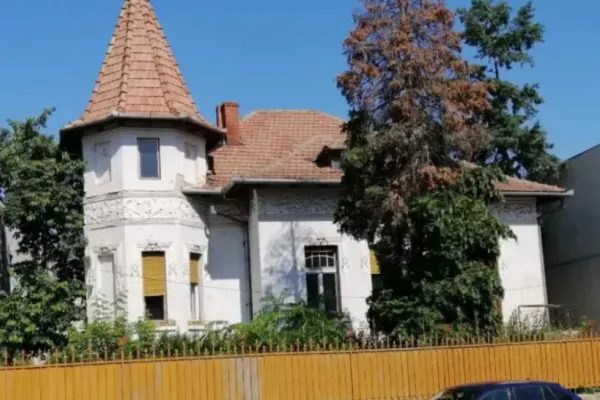 Ce va ajunge vila PCR din Oradea, după ce va fi restaurată. Clădirea care găzduia foștii prim-secretari ai judeţului va primi cu totul altă destinație