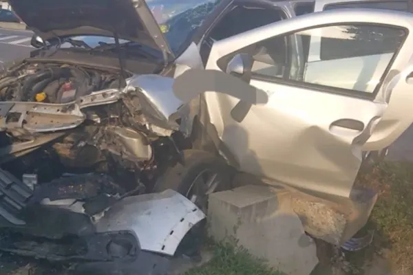 Accident Argeș. Bărbatul de 67 de ani rănit grav după ce a intrat într-un cap de pod a MURIT la spital. Șoferului i se făcuse rău la volan