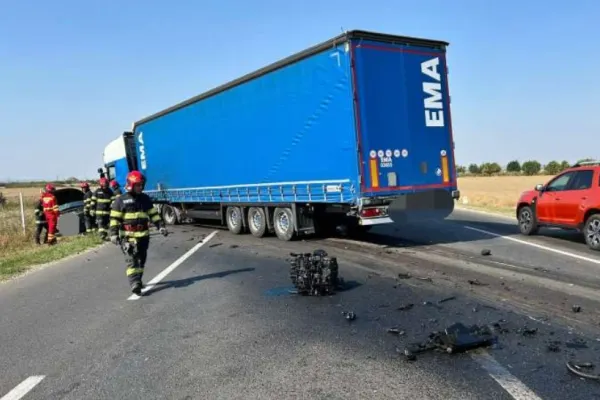 Accident grav în Vrancea, pe E85, la Bizigheşti. Un bărbat a decedat după coliziunea dintre două autoturisme şi un tir