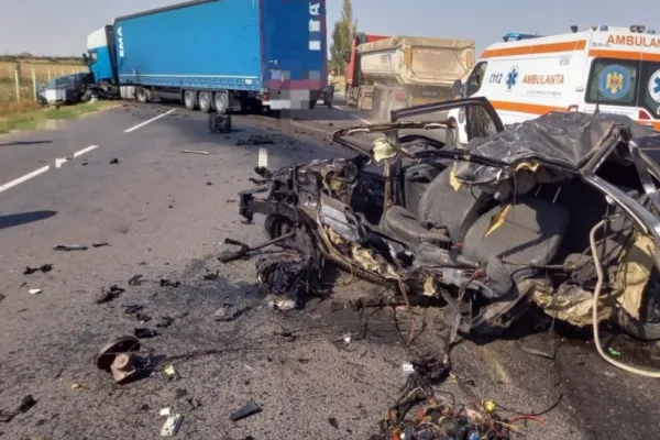 Descoperire șocantă în urma accidentului mortal de pe E85. Bărbatul și-a atacat soția cu un ciocan și apoi a intrat intenționat într-un TIR