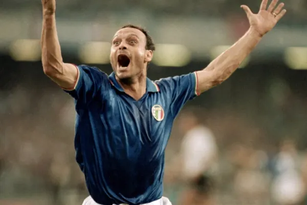 Este doliu în lumea fotbalului. Un celebru atacant italian a murit