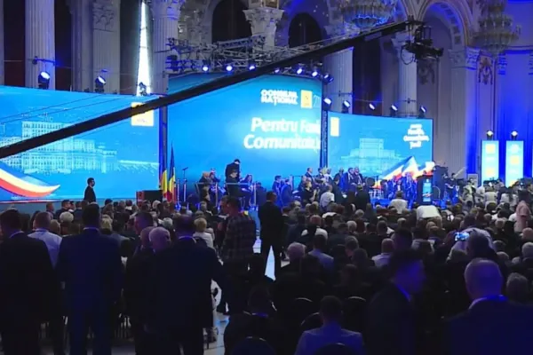 PNL își lansează programul de guvernare în opoziție cu cel al PSD. Liberalii au criticat promisiunile nerealiste din programul social-democraților