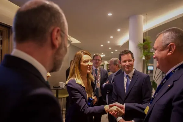 N. Ciucă, întrevedere cu președintele PPE, Manfred Weber, și președinta PE, Roberta Metsola. Liderul PNL participă la Summitul PPE, împreună cu șefi de guvern și lideri UE