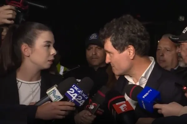 Acoliții Elenei Lasconi au ieșit la atac. Jurnalist Realitatea Plus, încolțit de oamenii șefei reziștilor