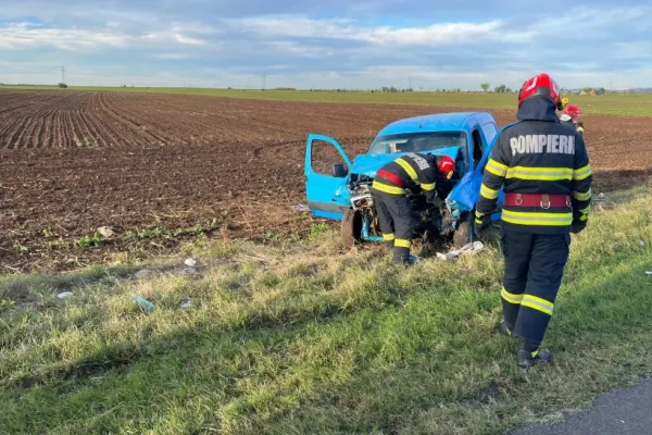 Accident cu două victime, pe DN 1, în Băicoi. Unul dintre șoferi a fugit de la fața locului
