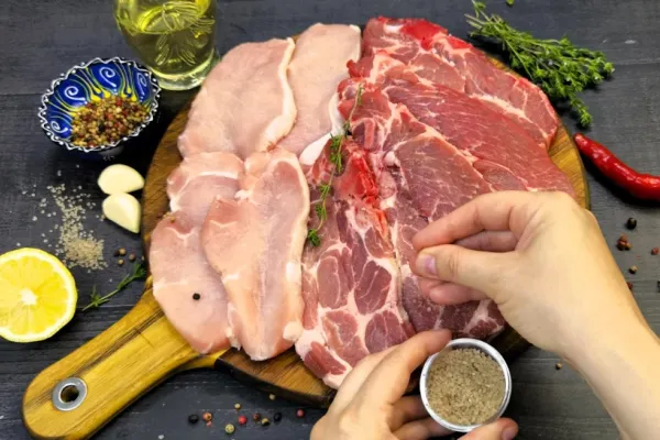 Seceta umflă iar prețurile alimentelor. Scumpiri la ulei și carne de porc