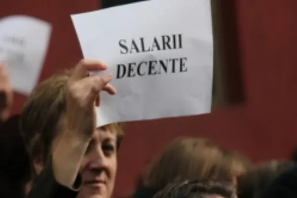 Se anunță PROTESTE MASIVE după Ordonanța Trenuleț: mii de oameni vor ieși în stradă ca urmare a înghețării pensiilor și salariilor