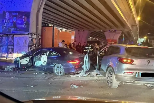 Accident grav în nordul Capitalei: Două mașini distruse în urma impactului