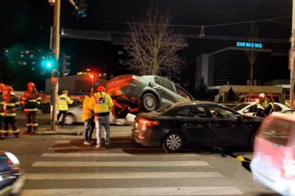 Accident rutier cu 4 mașini pe una dintre cele mai aglomerate șosele din Capitală. Un bărbat a ajuns de urgență la spital