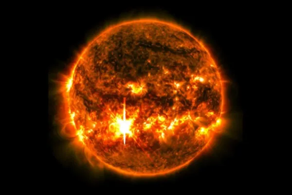 O furtună geomagnetică lovește azi Pământul. În ce zone este vizibilă Aurora boreală?
