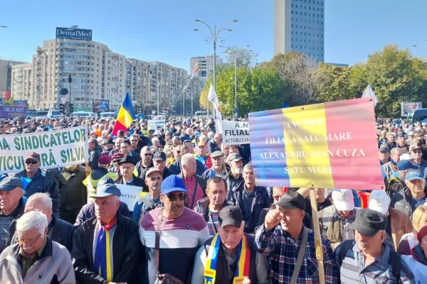 Proteste de amploare, anunțate pentru 24 ianuarie. Angajații feroviari și rezerviștii militari vin în Piața Victoriei