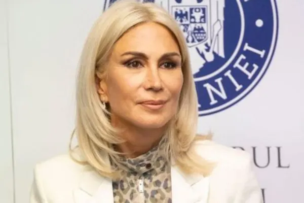 Raluca Turcan: „Nicolae Ciucă este un bun familist care merge în concedii cu familia, nu cu apropiați finanțați de rețele de grupuri de interese”