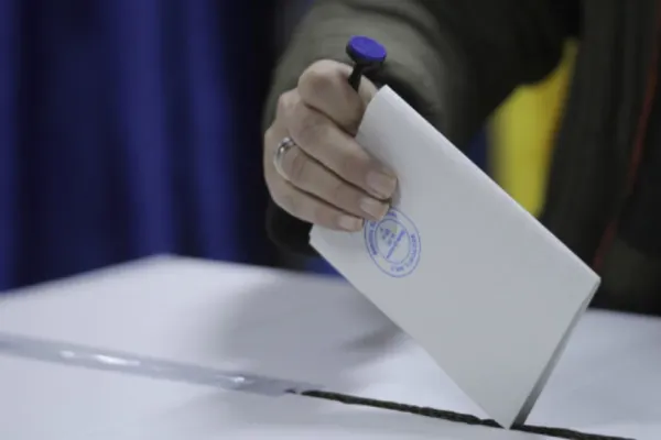 Cu arată buletinele de vot pentru referendumul lui Nicușor Dan/DOCUMENT