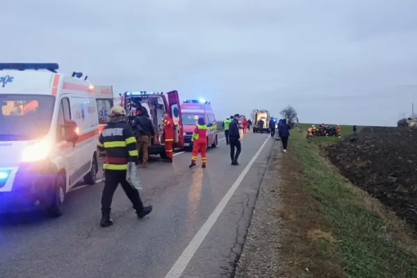 Accident extrem de grav pe DN2: 5 persoane au murit, printre care și un copil! Planul Roşu de Intervenţie a fost activat - FOTO