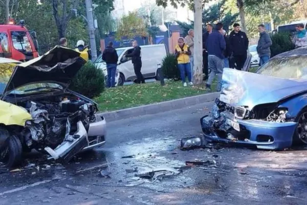 Tânărul de 19 ani fără permis și recidivist, care a provocat un accident în București, a fost reținut după aproape 2 săptămâni de la incident