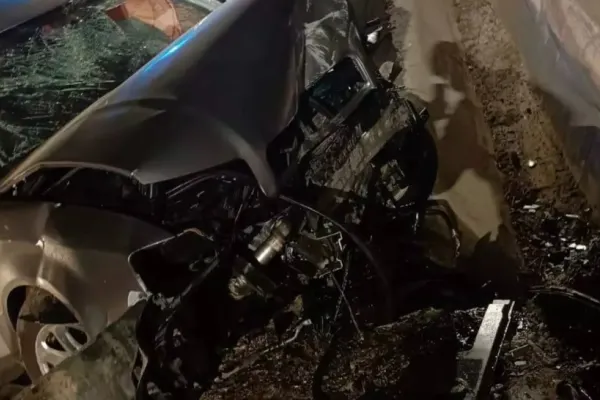 Accident înfiorător, în Suceava: 6 victime, între care 4 copii, după ce mașina s-a izbit de un cap de pod