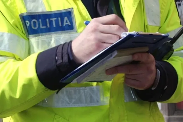 Doi polițiști, condamnați definitiv la închisoare cu executare pentru luare de mită
