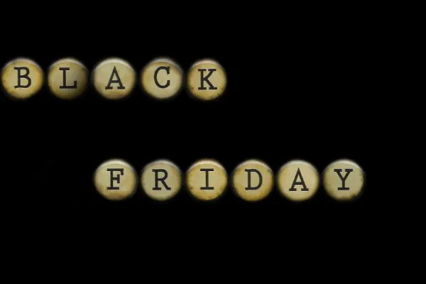 Pe ce au cheltuit românii milioane de EURO de Black Friday? În fruntea listei se află bijuterii din aur și tone de carne de porc