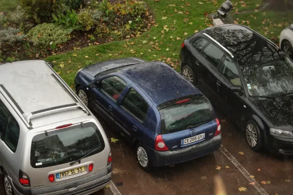 Prețul parcării se triplează într-un oraș din țară, după ce finanțarea a fost oprită de Guvernul Bolojan