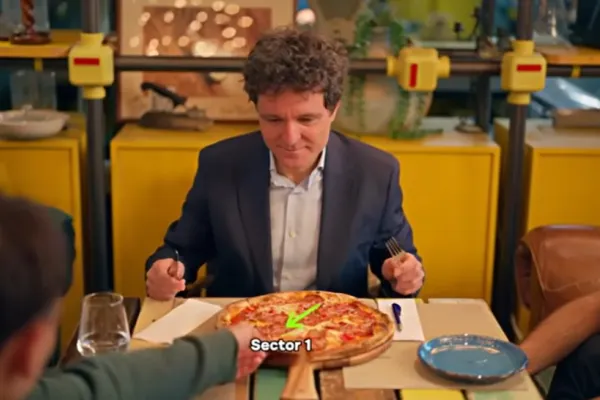 Nicușor Dan a folosit o pizza pentru a arăta cum sunt cheltuiți banii publici. Cât a mai rămas din felia pentru investiții, la sfârșit