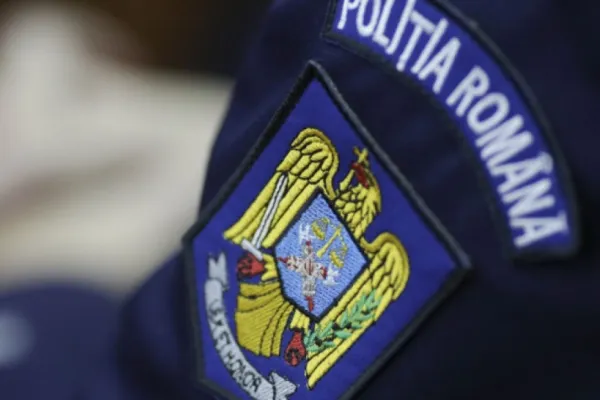Rețea destructurată de polițiști: autoturisme de lux furate din Europa, revândute în România