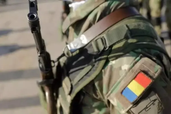 Proces uriaș împotriva Guvernului Bolojan din cauza CASS-ului reținut din pensii. Aproape 2.000 de pensionari militari cer banii înapoi