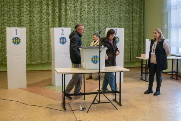 Cum vede propaganda de la Kremlin alegerile din Moldova: „Maia Sandu s-a transformat într-o rață șchioapă!”