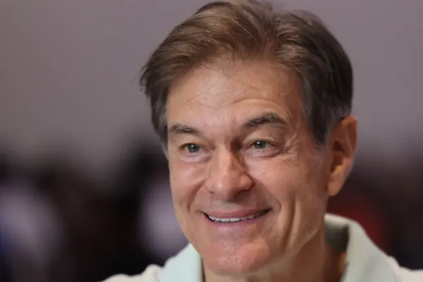 Trump îl numeşte pe celebrul om de televiziune Dr. Oz la conducerea programului public american de asigurări de sănătate