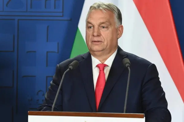 Viktor Orban îi cântă în strună lui Putin: ”UE trebuie să regândească sancţiunile impuse Rusiei pentru a reduce preţul energiei”