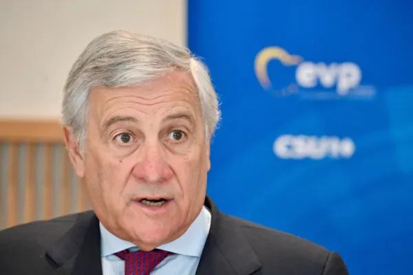 Antonio Tajani (șeful diplomației italiene): „Italia nu este de acord ca Ucraina să utilizeze arme în afara teritoriului său”