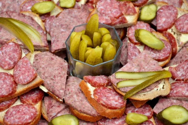 Alimentele care cresc riscul de a dezvolta boli cardiovasculare. Sunt frecvente, inclusiv, în alimentația copiilor