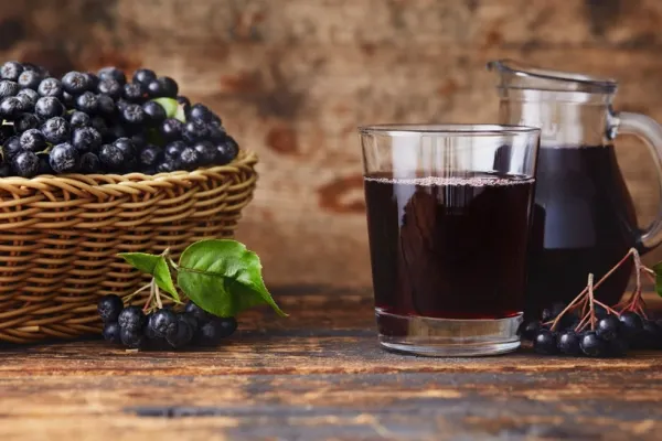 Sirop de aronia pentru iarnă. Rețeta unui elixir pentru sănătate