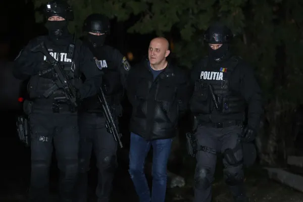 Cine îl folosește pe mercenarul Horațiu Potra ca să-l compromită pe Călin Georgescu? Dezvăluiri bombă, la emisiunea 100% cu Laurențiu Botin - ora 21:00
