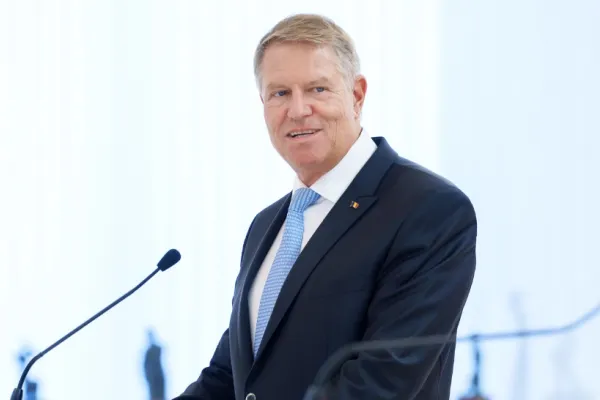 Faraonul de la Cotroceni, somat de liderii politici să dea explicații. Kelemen Hunor îi cere lui Iohannis să rupă TĂCEREA
