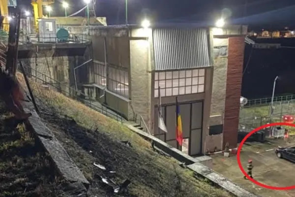 Un tânăr a fost rănit după ce a ajuns cu mașina în curtea Hidroelectrica. Accident spectaculos în Târgu Jiu