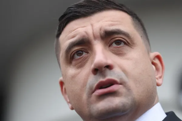 George Simion DEMASCĂ manevra cu audierile și intimidările la adresa parlamentarilor AUR: E vorba de POLIȚIE POLITICĂ. Se aplică METODE STALINISTE