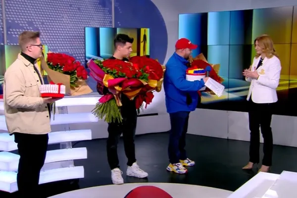 Românii din Diaspora sunt alături de Anca Alexandrescu. Jurnalista a primit sute de trandafiri, drept mulțumire pentru că le spune seară de seară adevărul
