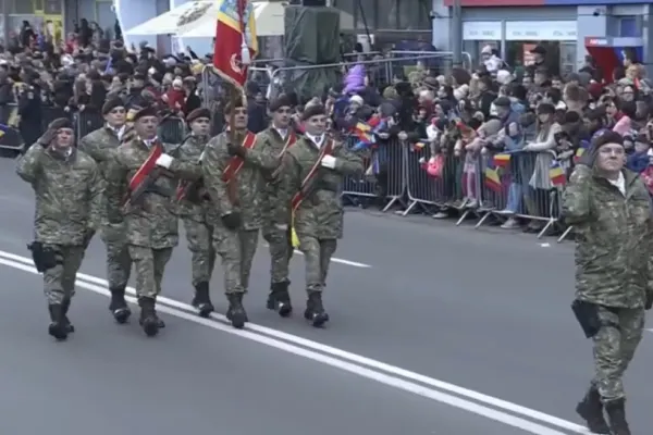 Ce a pățit un român care a pilotat o dronă în timpul paradei militare de la Alba Iulia. Jandarmii i-au stricat mica distracție