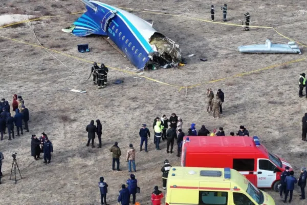 Reacție târzie de la Kremlin. Putin își cere scuze după prăbușirea avionului în Kazahstan