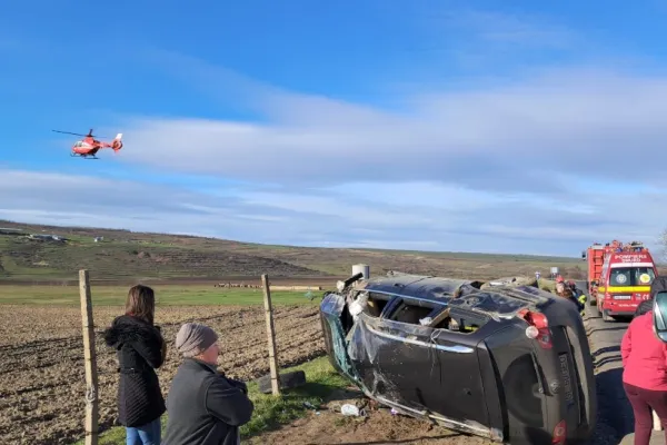 Accident grav într-o localitate din Galați. Unul dintre răniți a fost dus cu elicopterul SMURD la spital