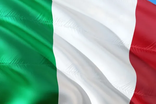 Veste proastă pentru milioanele de români din Italia. Ce se va întâmplă din cauza noilor tarife vamale anunțate de Donald Trump