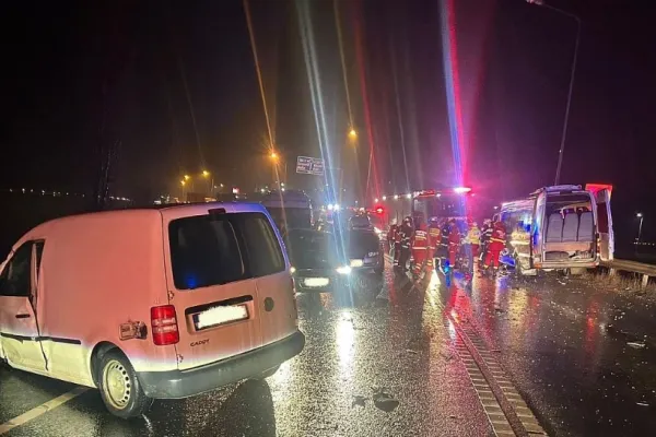 Accident grav pe centura Aradului: Nouă VICTIME în urma impactului