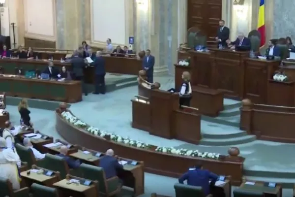 SCANDAL în prima zi a senatorilor. Aleșii UDMR depun iar jurământul