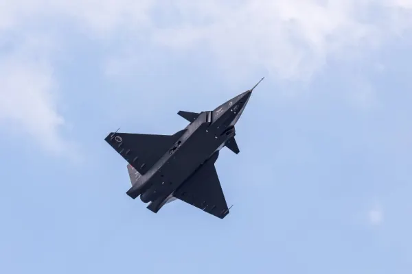 PREMIERĂ la parada militară de 1 Decembrie: O dronă Bayraktar va survola zona de deasupra Parcului Herăstrău. Tehnica militară care participă la paradă